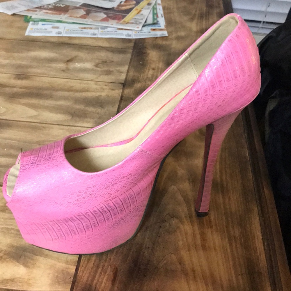 Amiclubwear pink platform heels